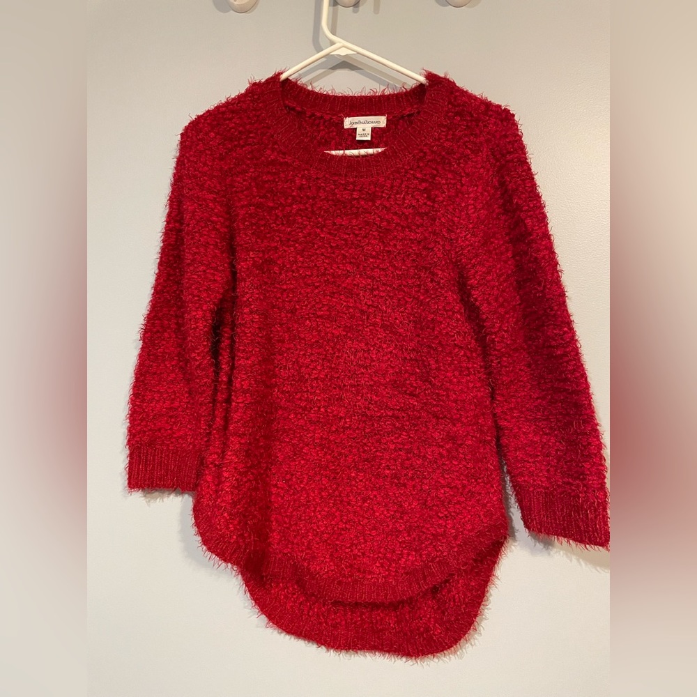 Red super soft, eyelash sweater with 3/4 sleeves